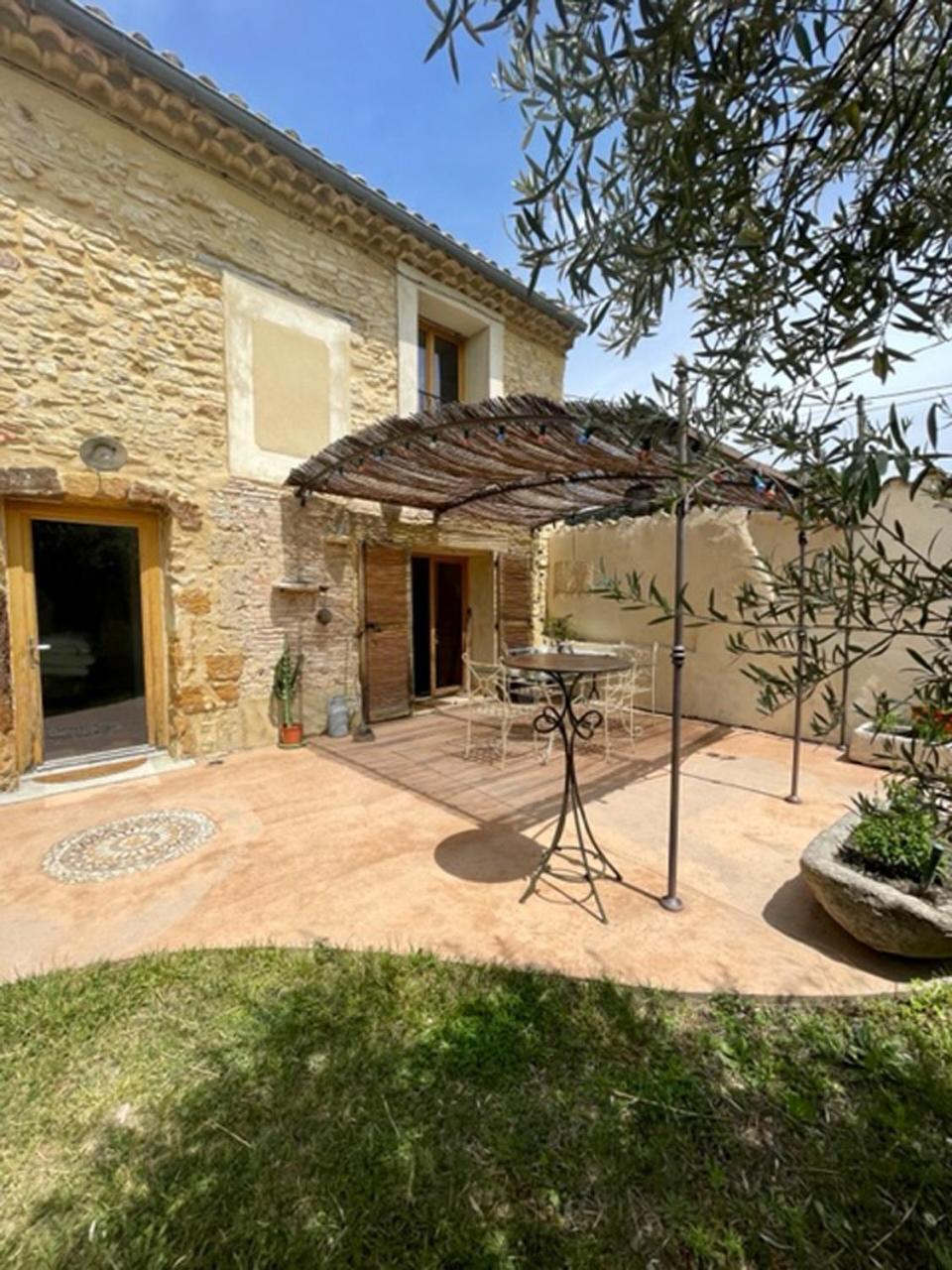 Отель La Maison Bliss Пьолан Экстерьер фото